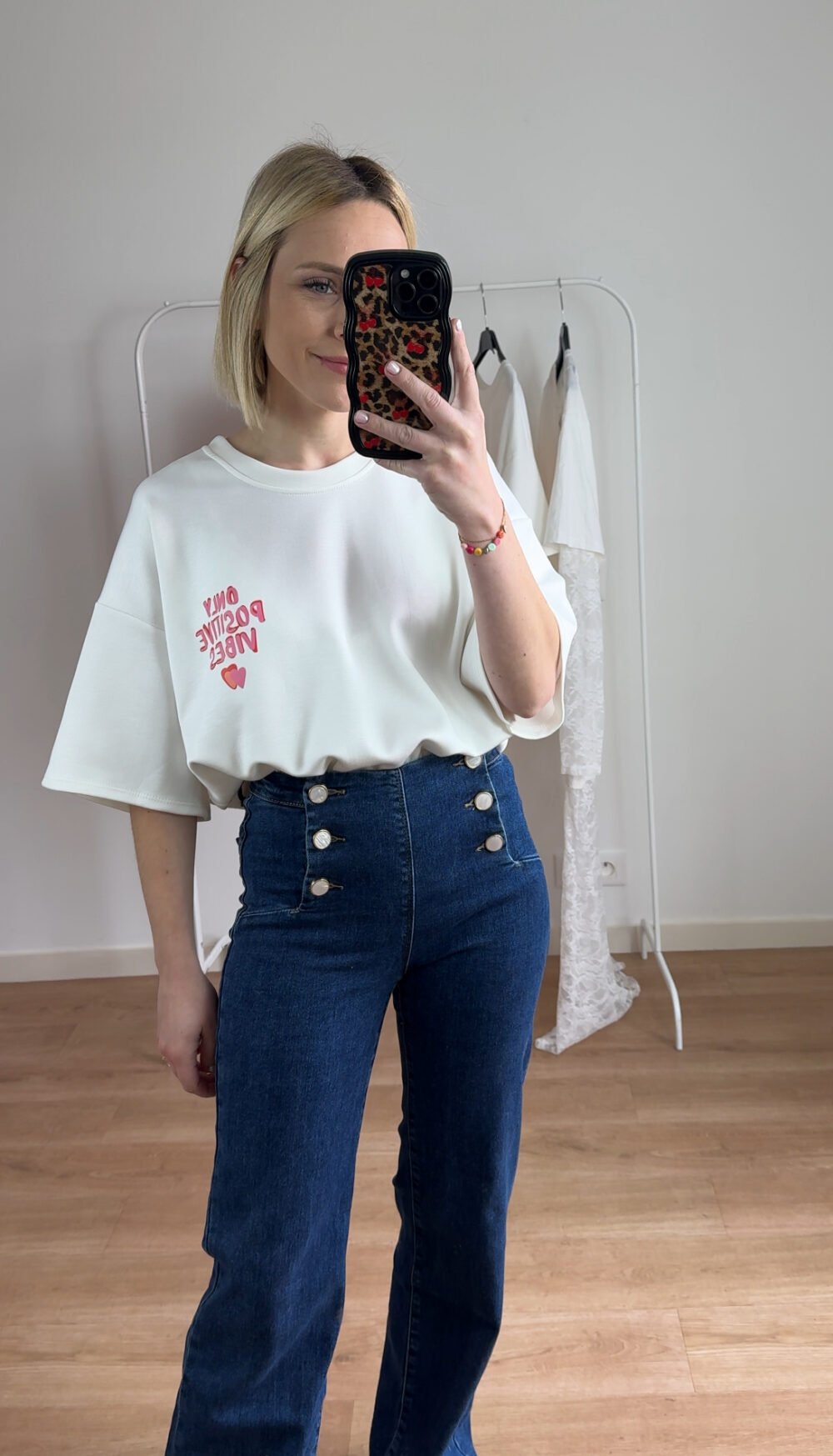 T-shirt Only Positive Vibes – Image 2