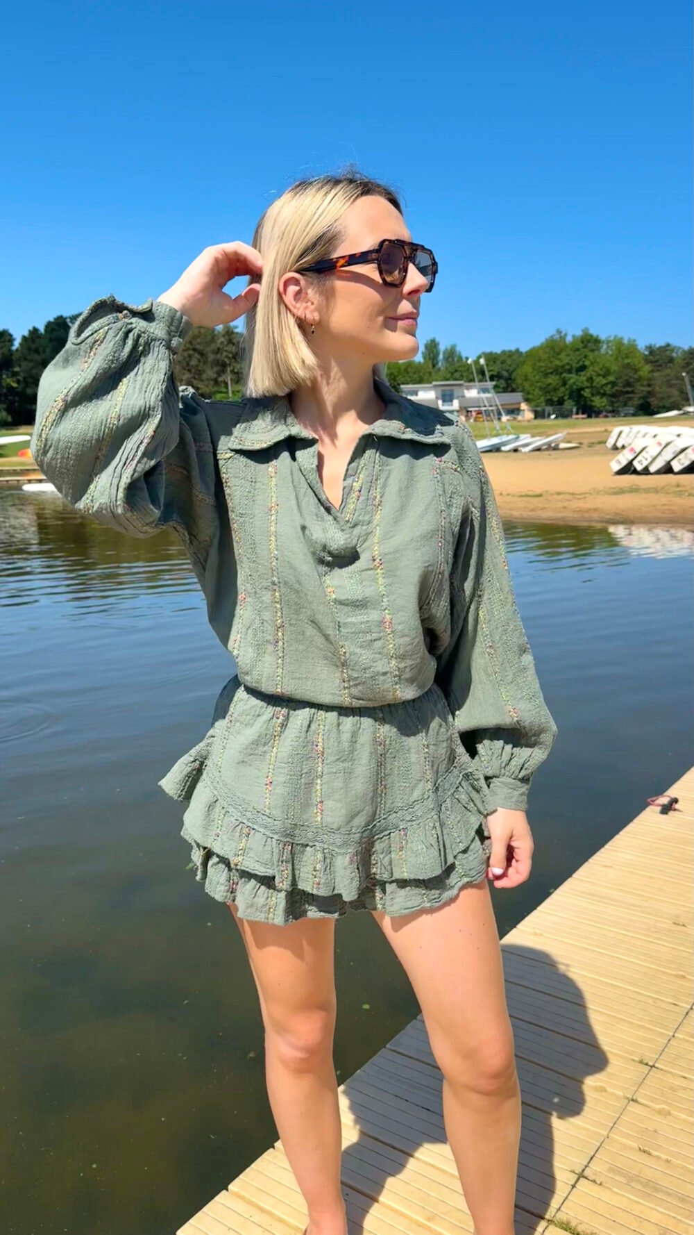 Ensemble kaki