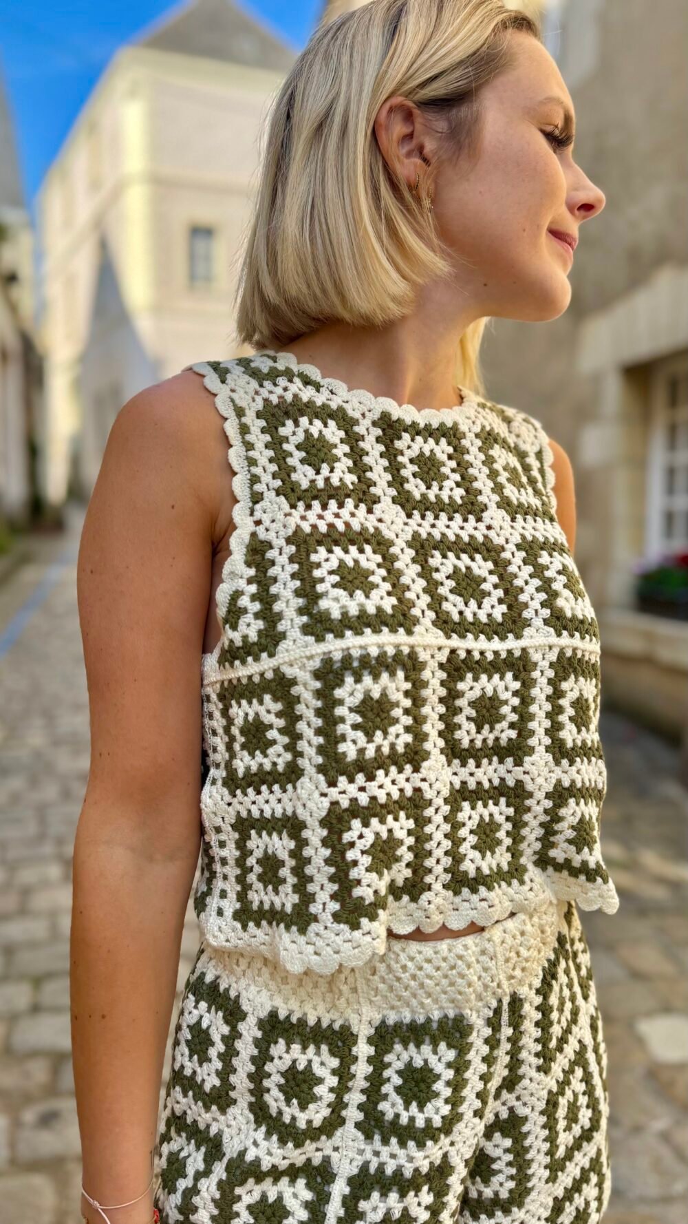 Top en crochet kaki – Image 2
