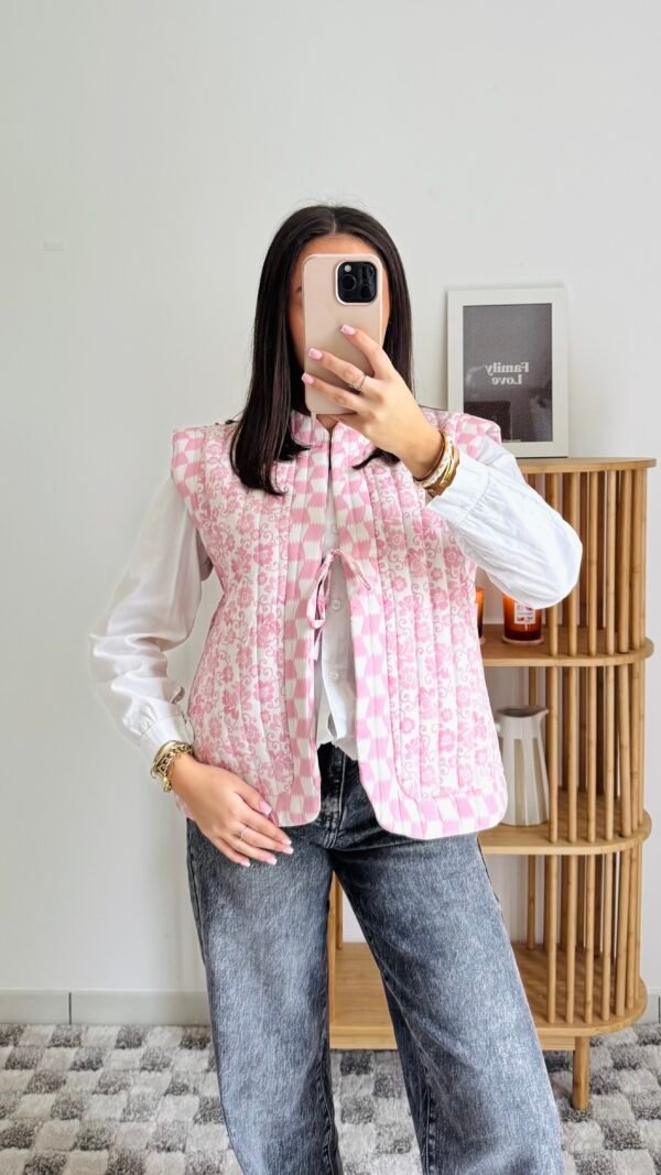 Veste sans manche à motifs rose