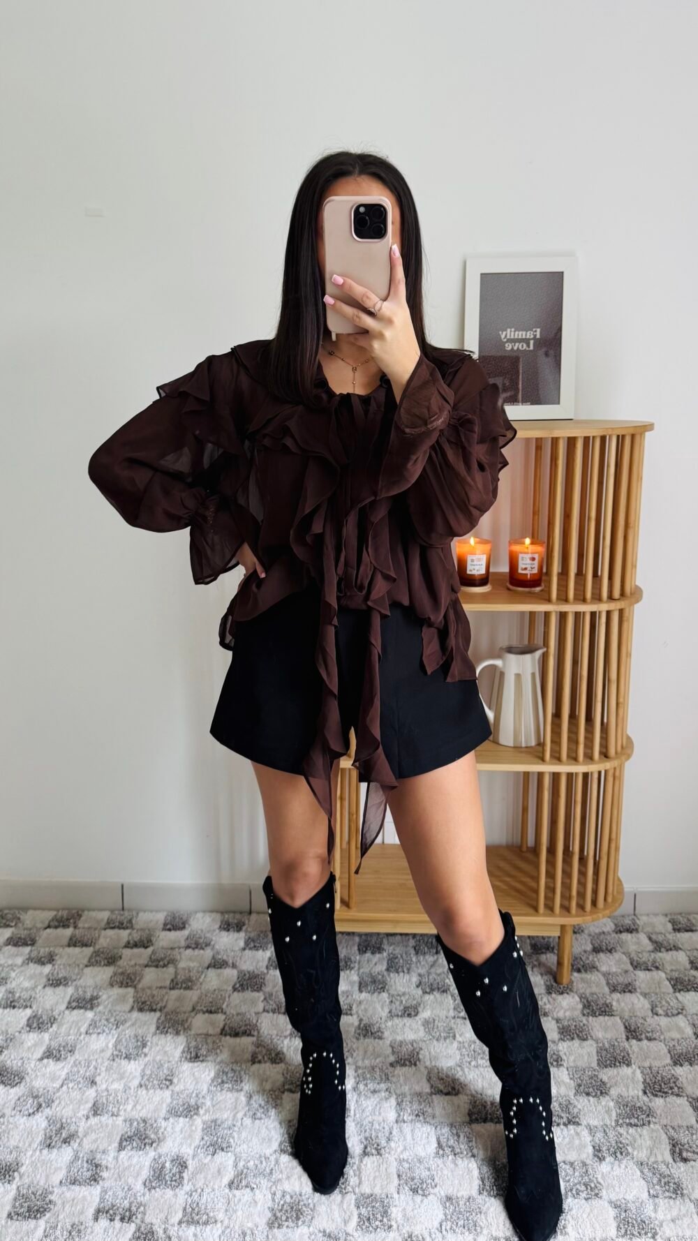 Chemise chocolat à volants