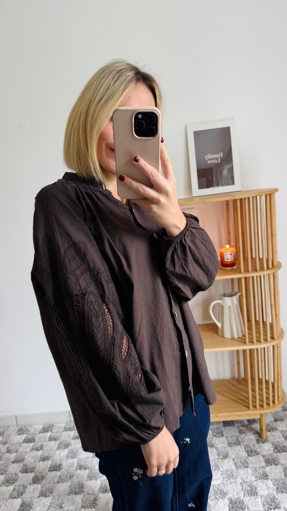 Chemise chocolat broderie – Image 2
