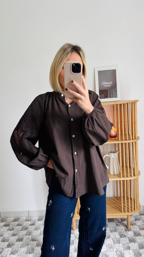 Chemise chocolat broderie