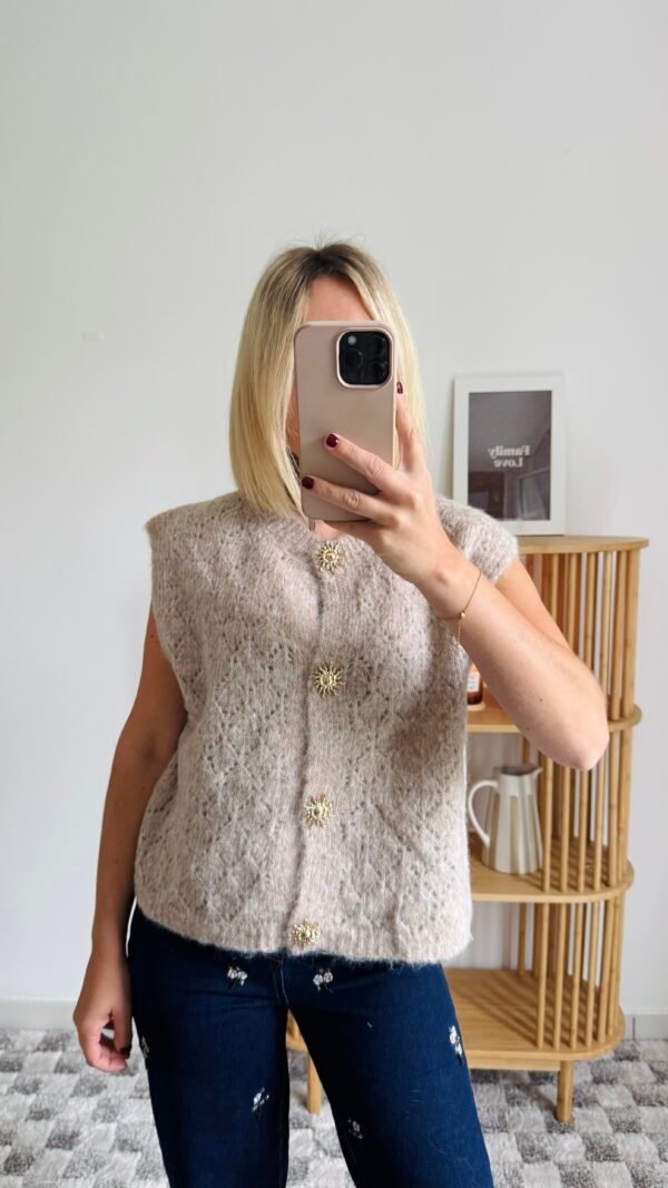 Pull beige sans manches