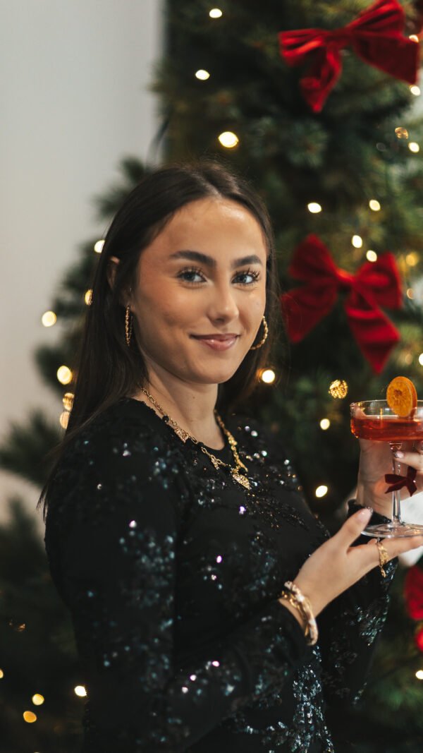 Top noir broderie perles