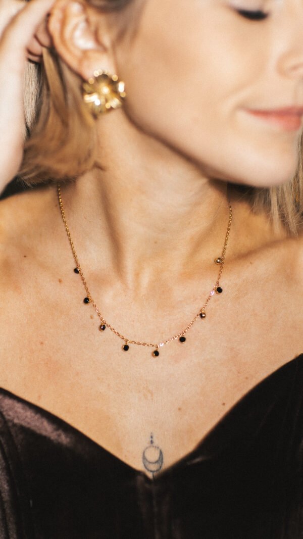 Collier fin perles noires