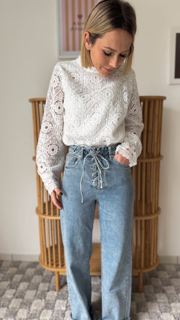 Jean claire à lacet