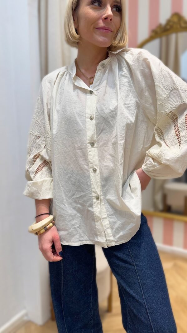 Chemise broderie manches crème
