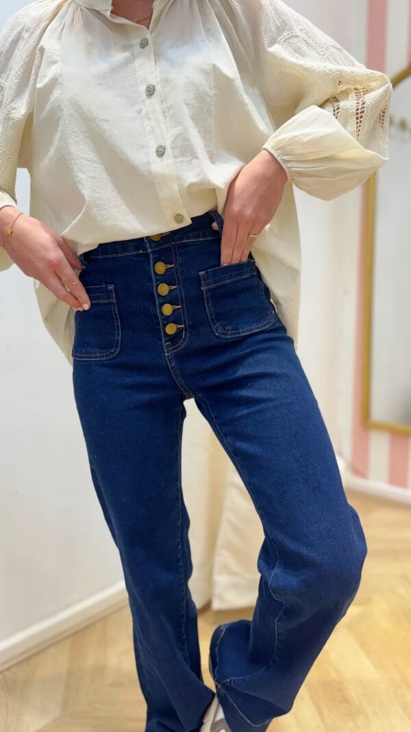 Jean bleu brut avec boutons