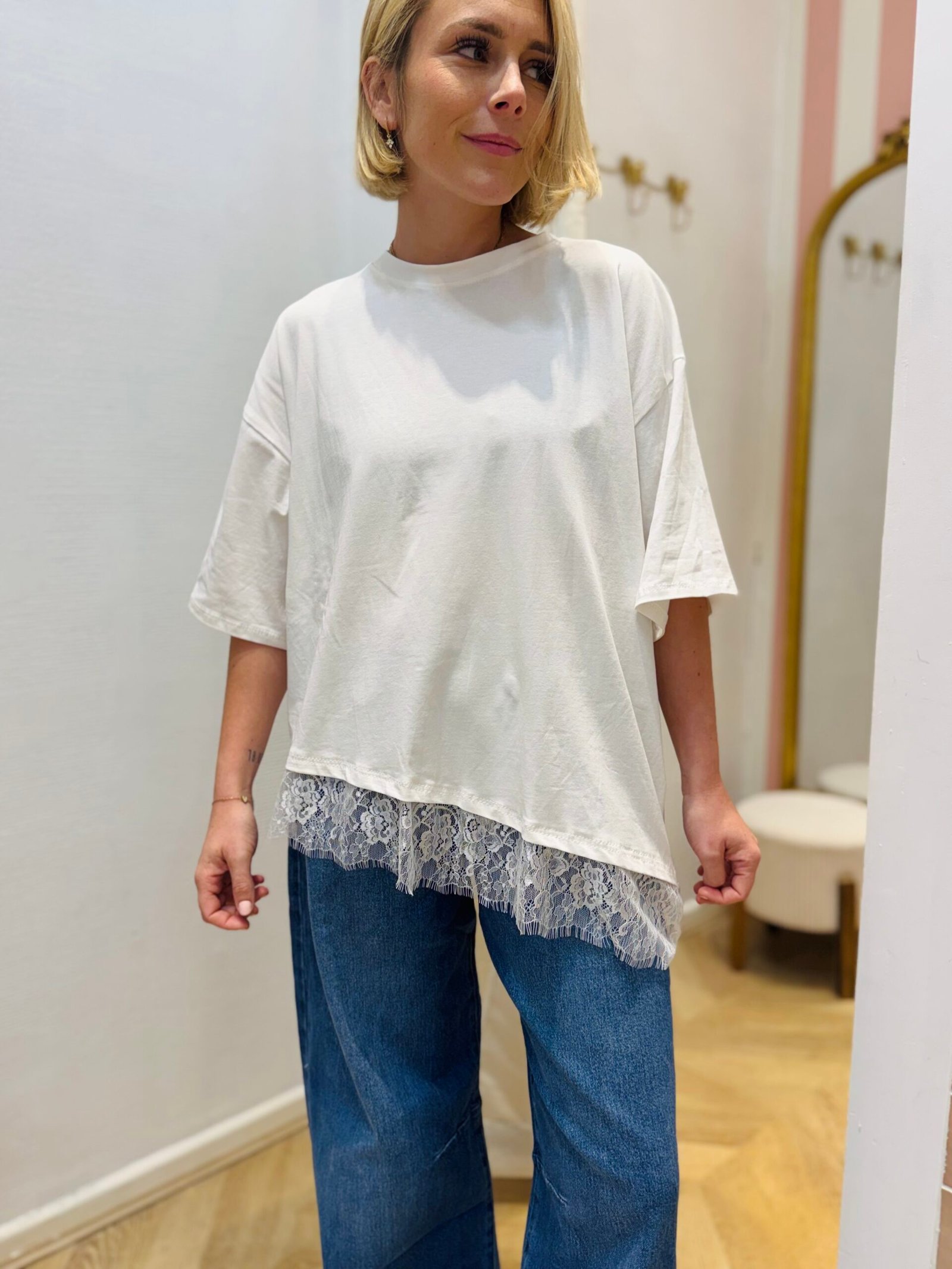 T-shirt blanc bas dentelle