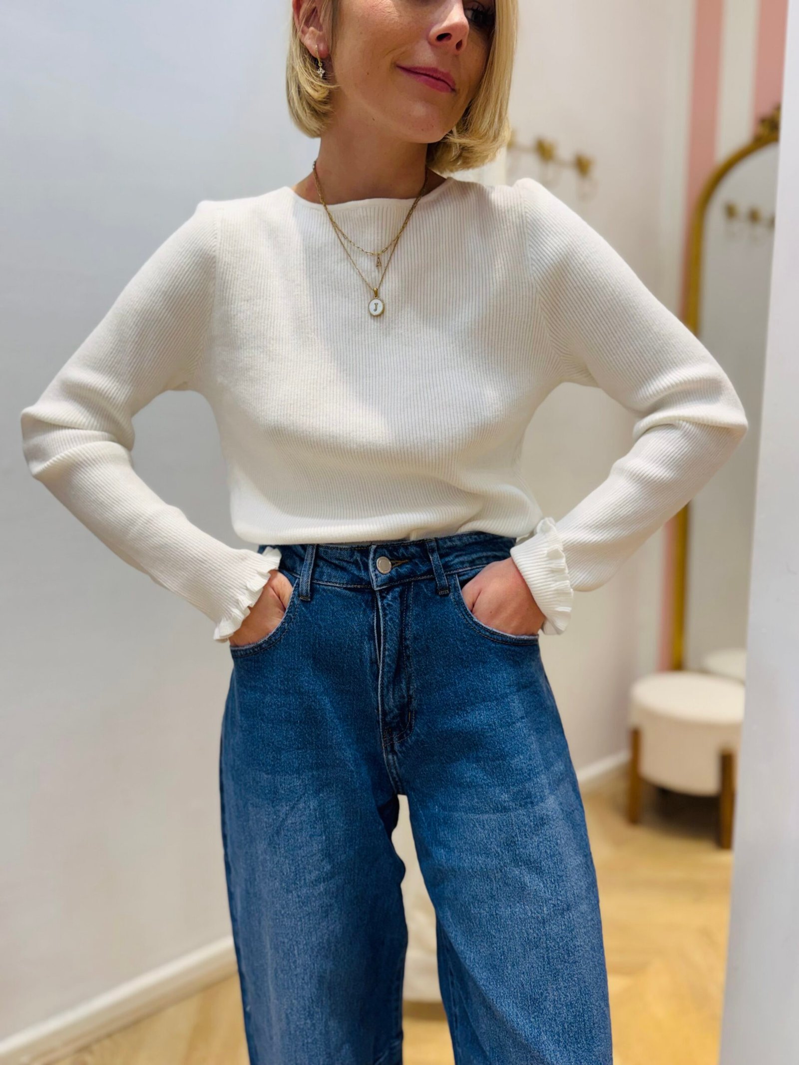 Pull fin blanc dos nu avec noeud – Image 2