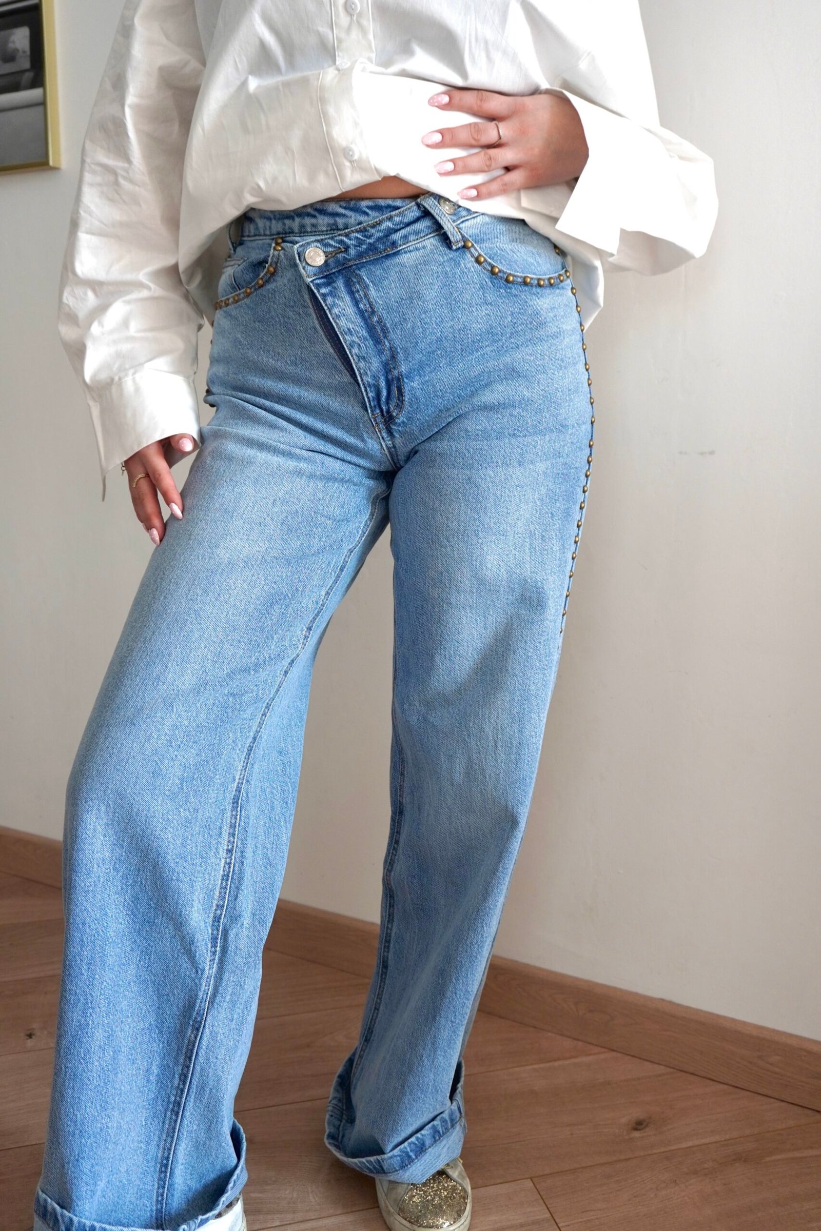 Jean bleu clair clouté