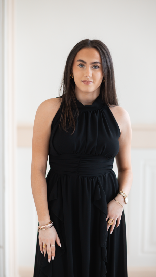 Robe longue col haut avec froufou noir