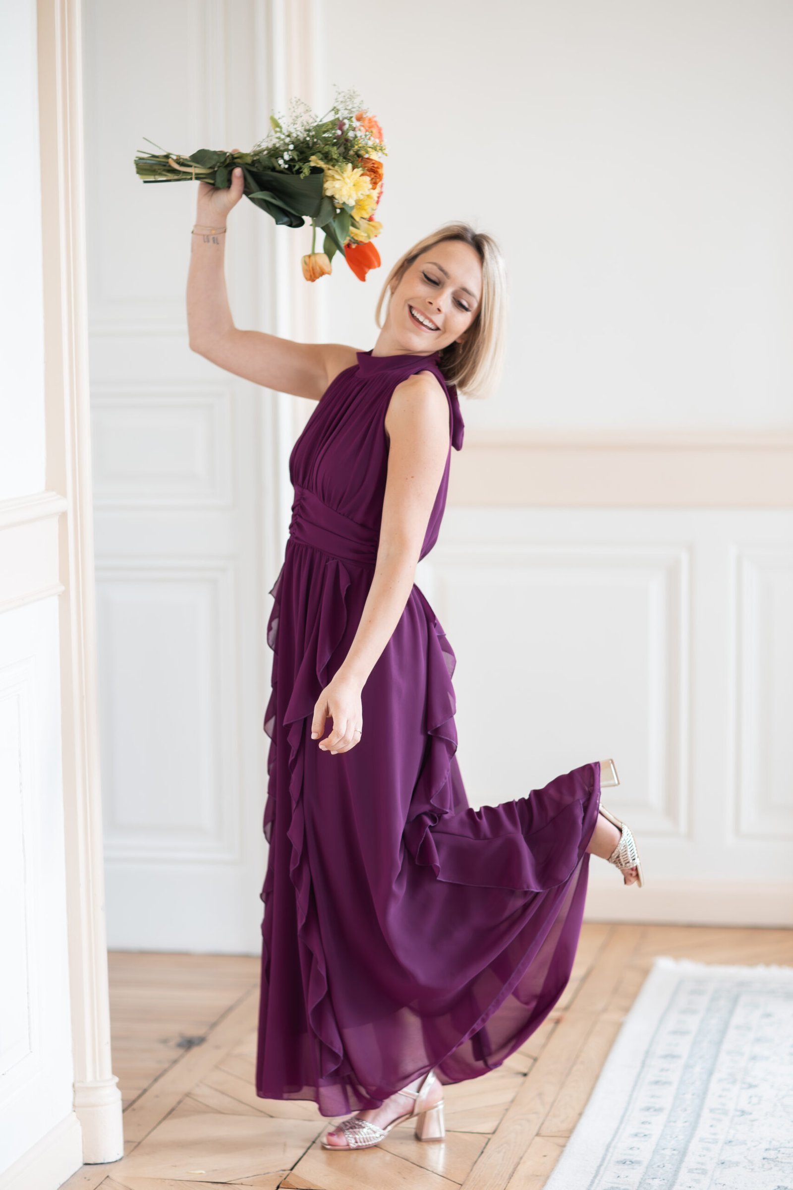 Robe longue col haut avec froufou violet – Image 2