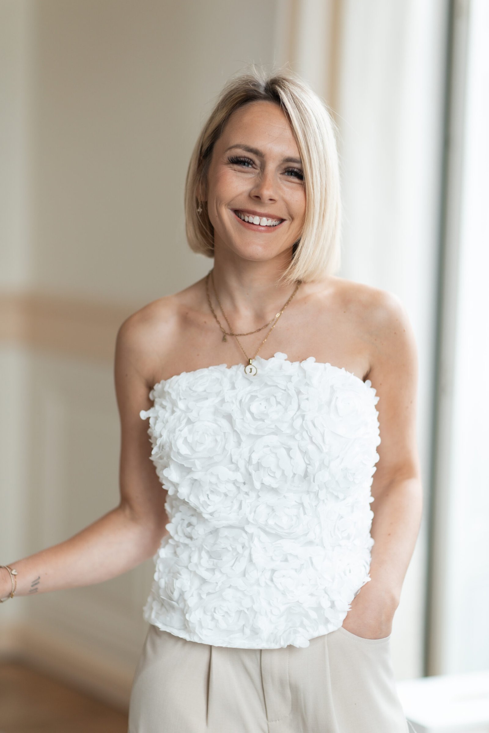 Bustier blanc à fleurs – Image 3