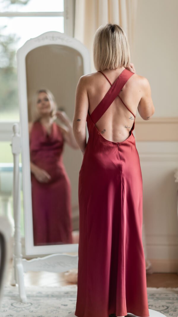 Robe longue satiné rouge cerise