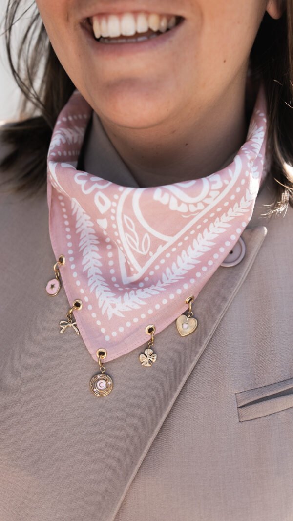 Foulard avec charms