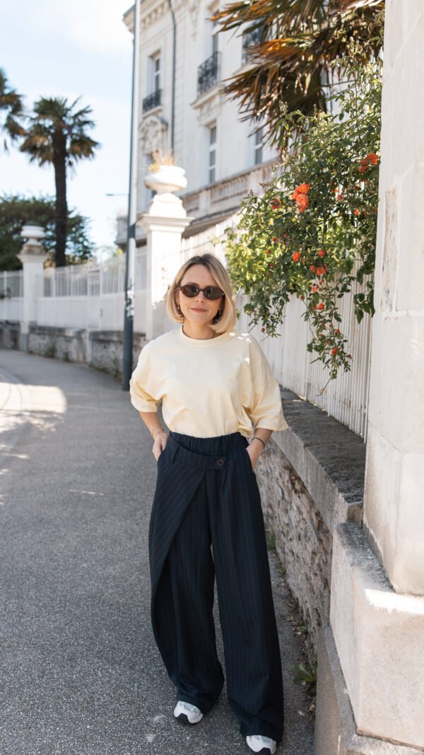 Pantalon à rayure bleu asymétrique