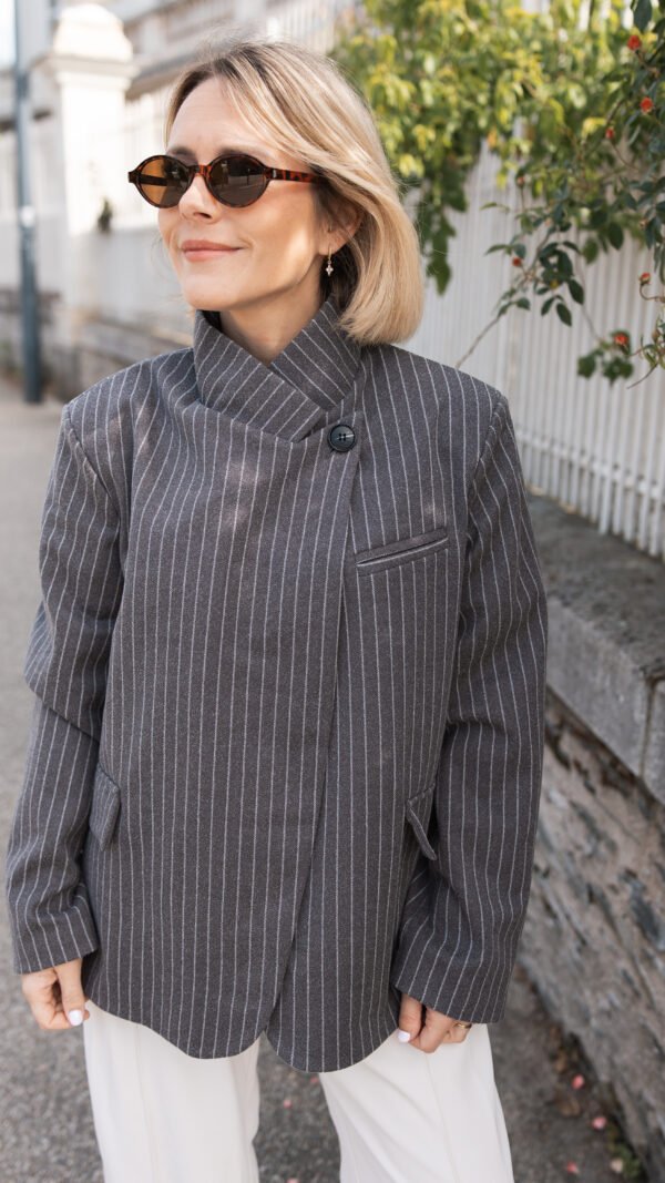 Veste blazer gris à rayure ouverture devant