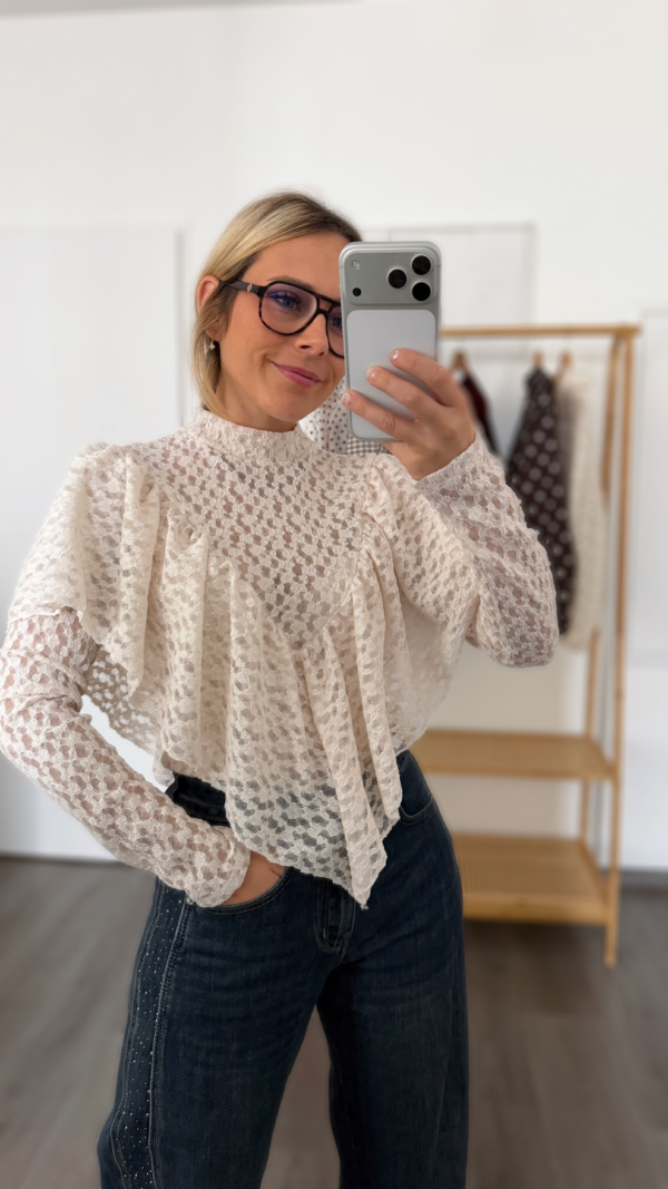 Blouse dentelle volant