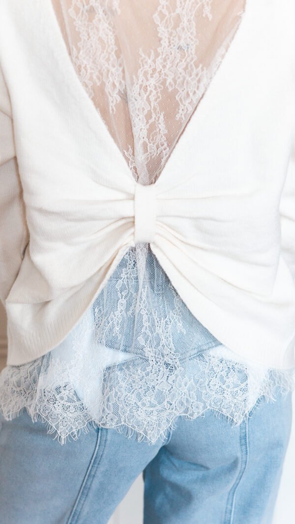 Pull blanc dentelle
