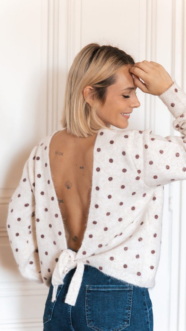 Pull dos nu à pois